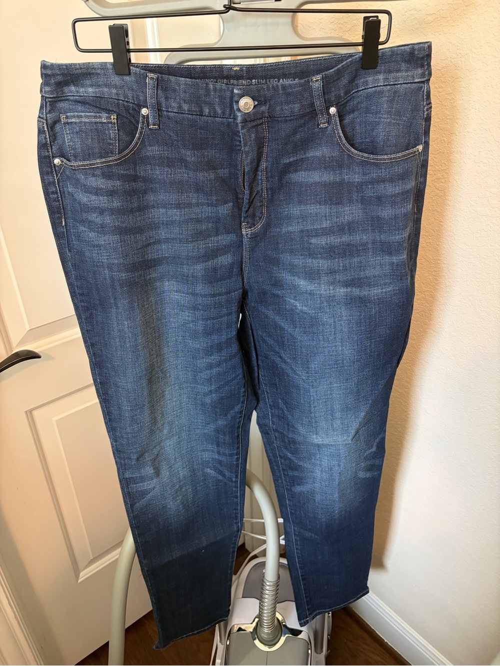 Chico's Dark Blue Cropped Jeans